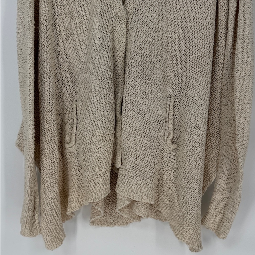 Free People Oversize Asymmetrical Cozy Cream Women's Sweater - Small - Picture 3 of 9